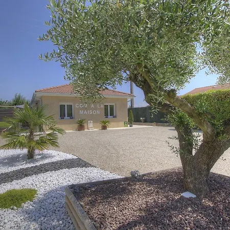 Appartement Pérouges, 1 Pièce, 2 Personnes - Fr-1-493-312 *