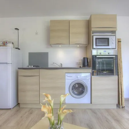 Appartement Pérouges, 1 Pièce, 2 Personnes - Fr-1-493-312