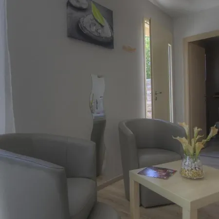 Pérouges, 1 Pièce, 2 Personnes - Fr-1-493-312 Appartement Pérouges