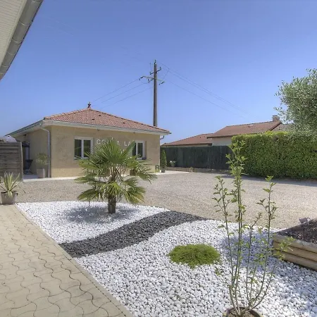 Pérouges, 1 Pièce, 2 Personnes - Fr-1-493-312 Appartement *